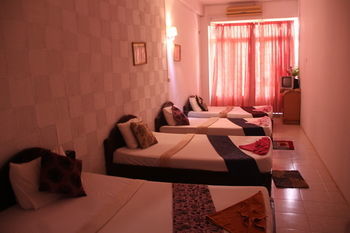 Baray Angkor Guesthouse Phnom Penh Bagian luar foto